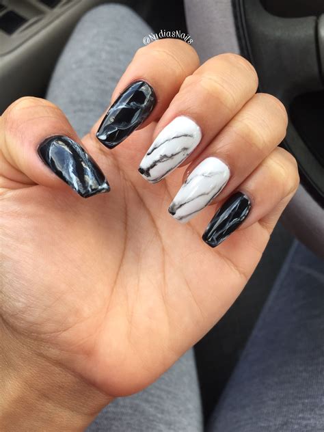 Pictures Of Acrylic Nail Designs Black And White